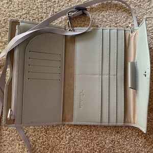 Passport holder from Travelambo